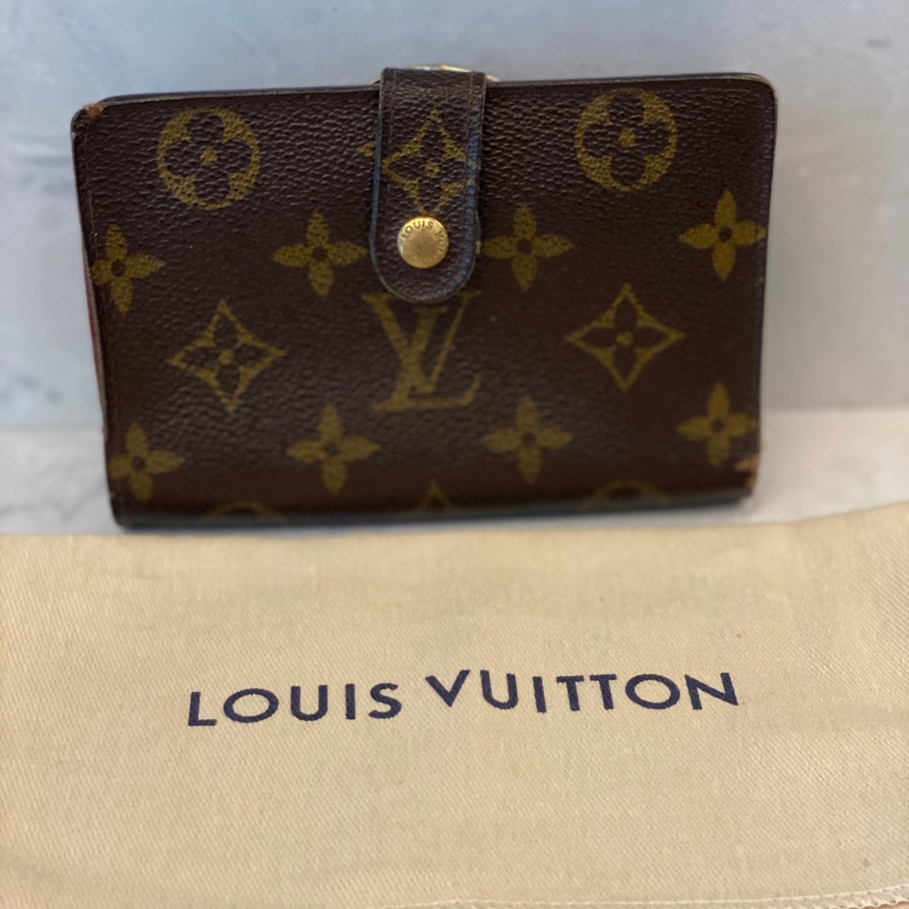 Louis Vuitton AUTHENTIC wallet.  Gently used